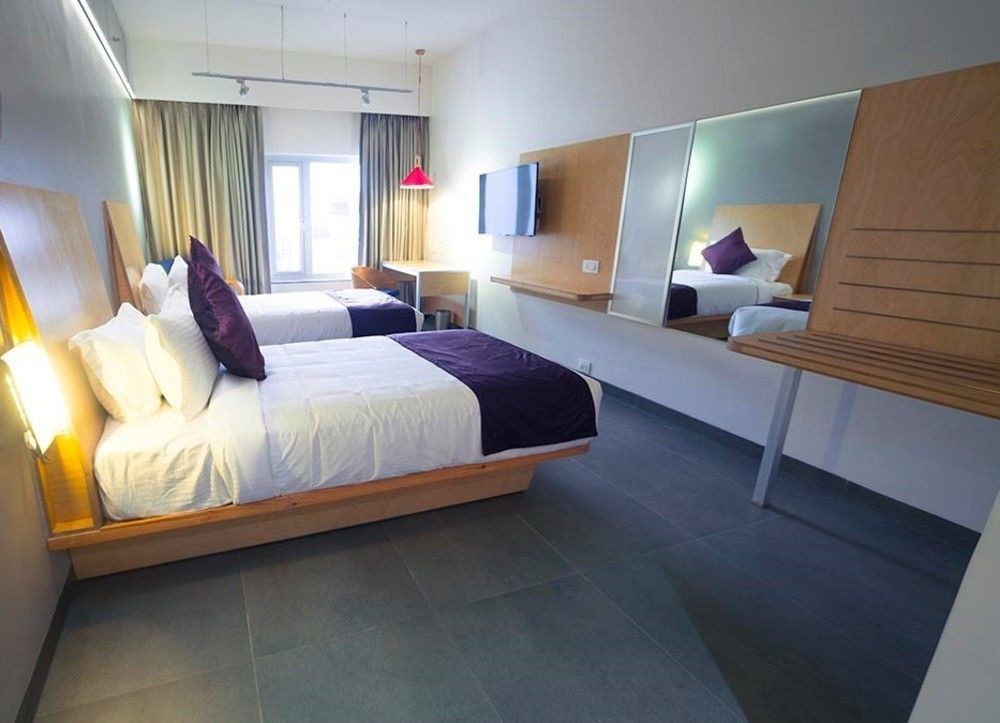 Hotel Aira Vijayawāda Extérieur photo