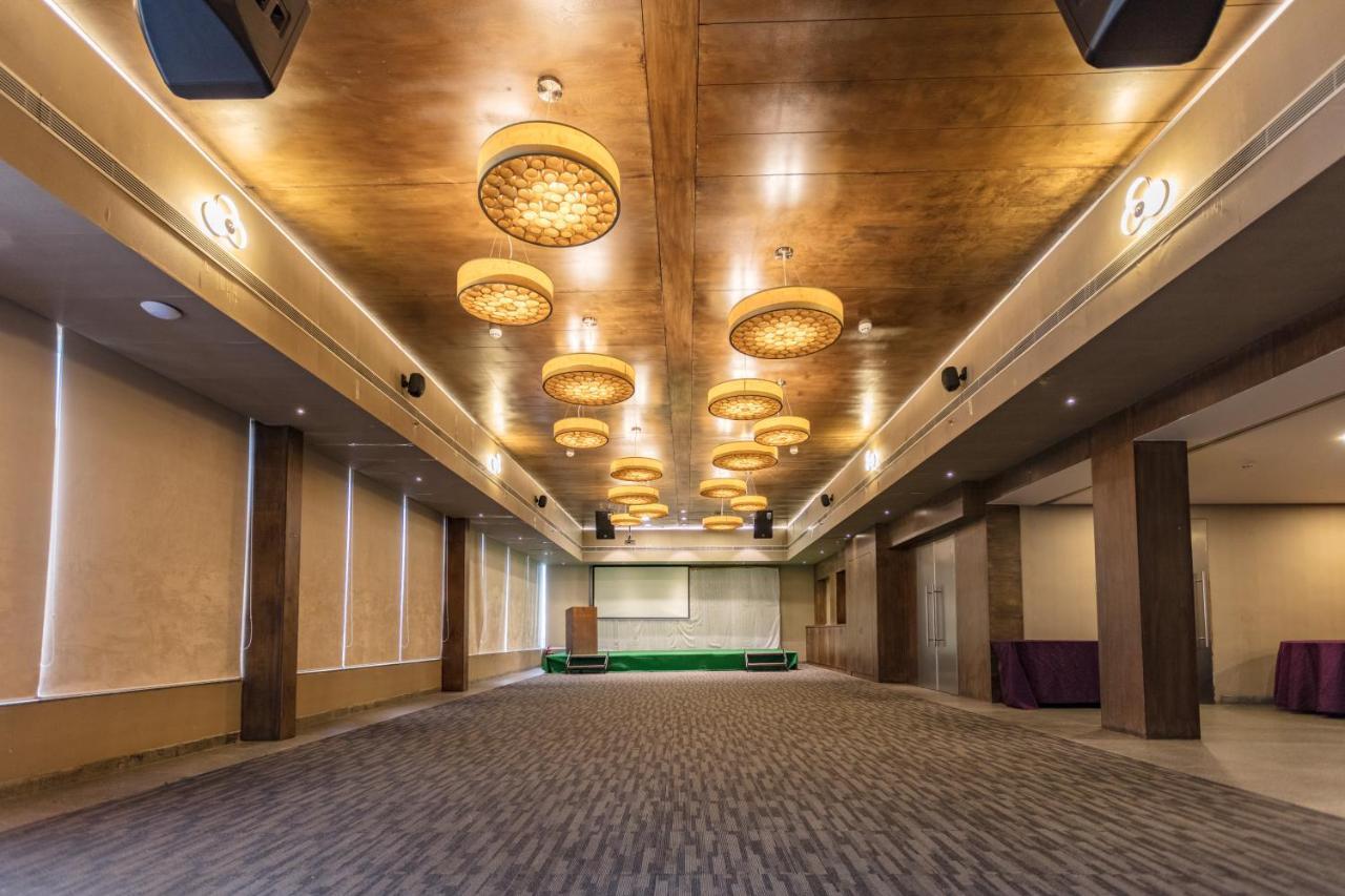 Hotel Aira Vijayawāda Extérieur photo